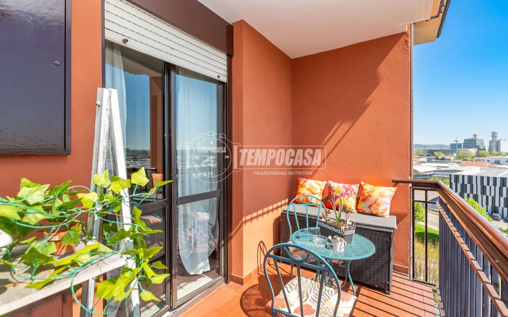 Rõdu - Rearranged Apartment with Open View in Moncalieri