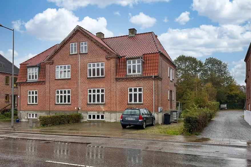 Extérieur - Red Brick Rental Property with Parking in Aalborg