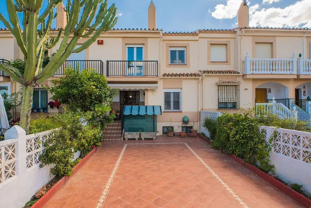 Jardin - Charmingly Adjoined House with Sea View in Los Álamos