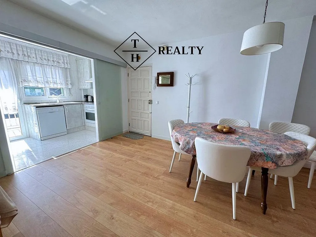 Sala da pranzo - Apartment with Terrace in Centre - Estanys