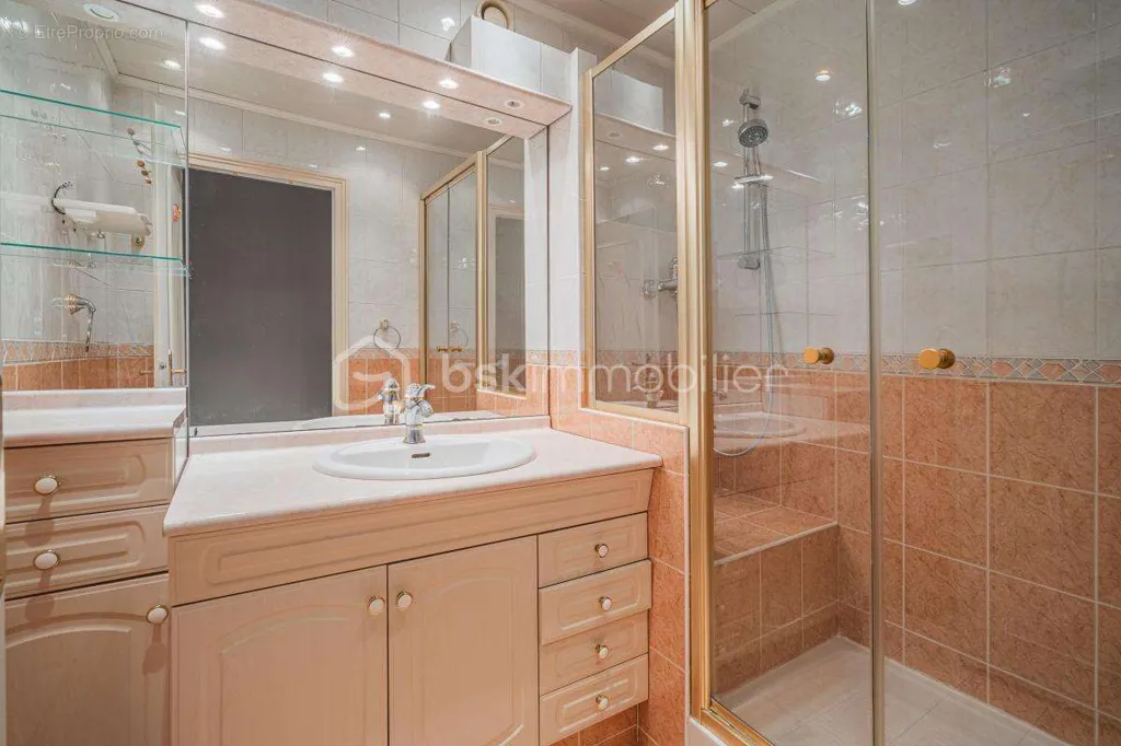 Vannitoad - Bright T4 Apartment with Balcony in Grenoble