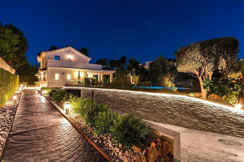 Jardin - Luxury Villa with Pool in Nueva Andalucía
