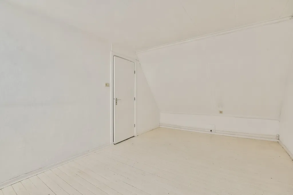 Pièces - Double Upper-Floor Apartment with Balcony in Watergraafsmeer
