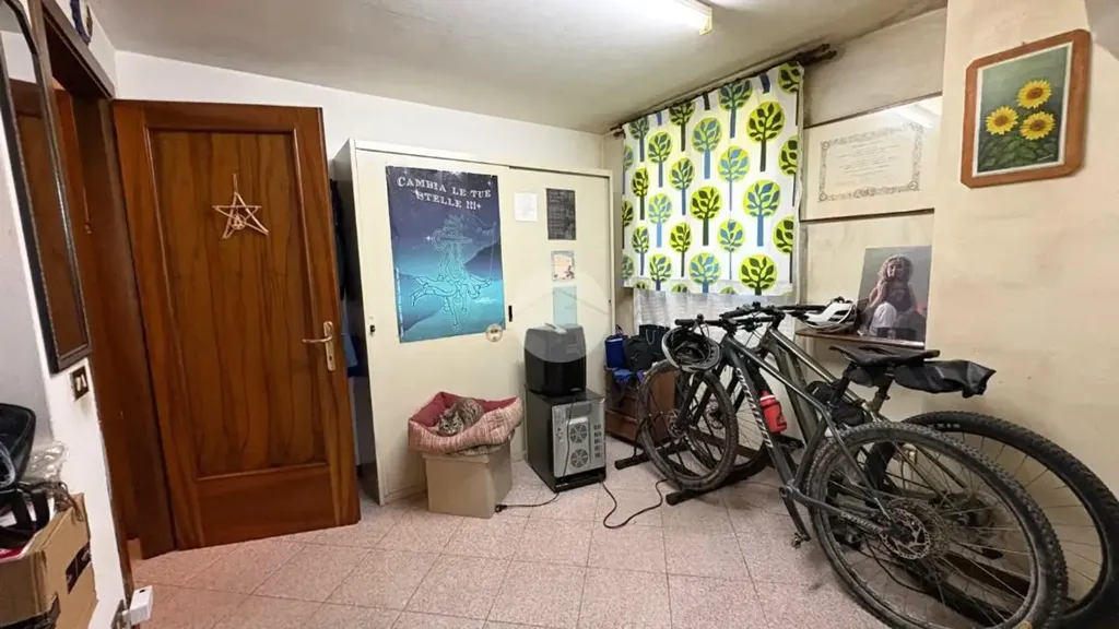Kabinet - 3-Bedroom Apartment with Balcony in Vigonza