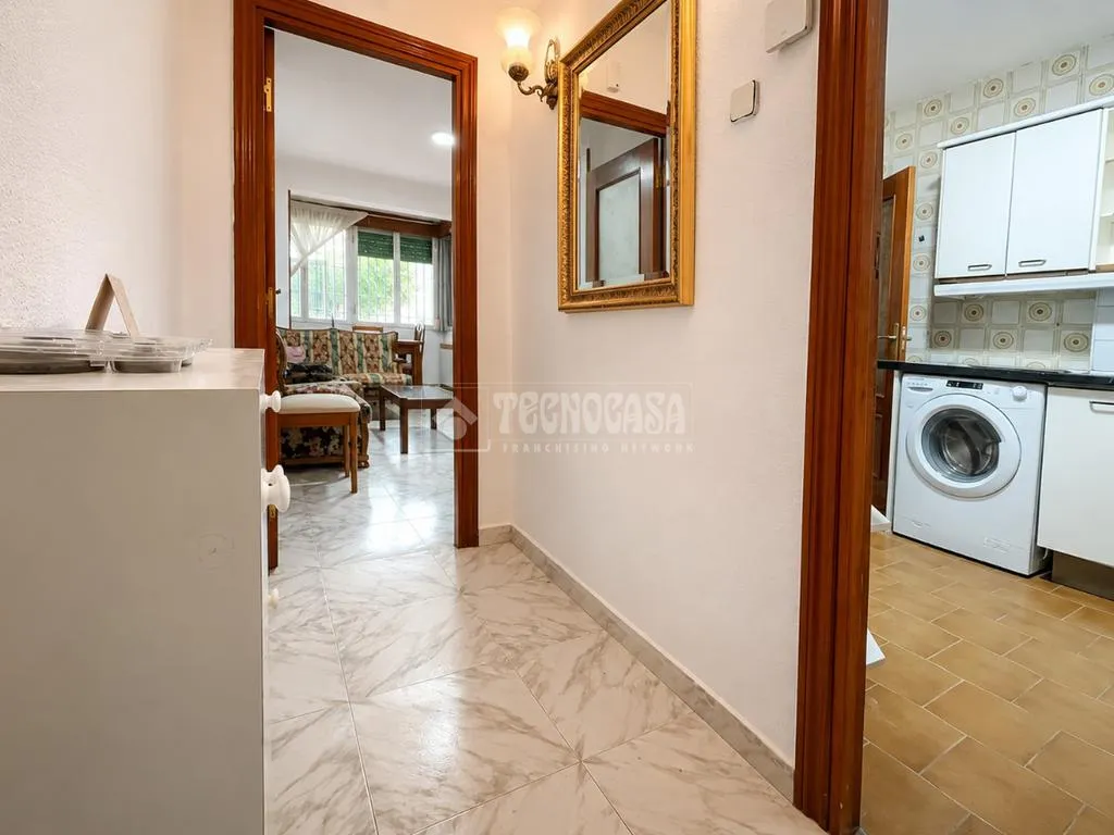 Entrée - Ground Floor Flat with Garden View in Latina