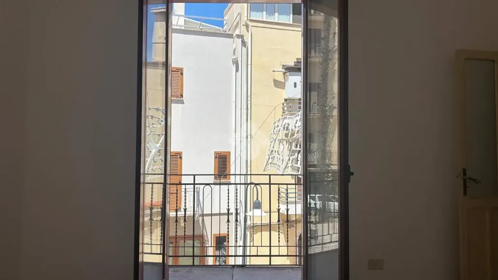 Rõdu - Independent House with Balconies in Alcamo