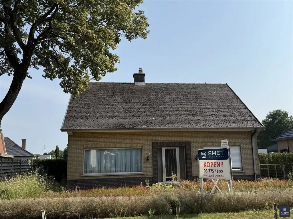 Extérieur - Maison avec garage et jardin près du bois