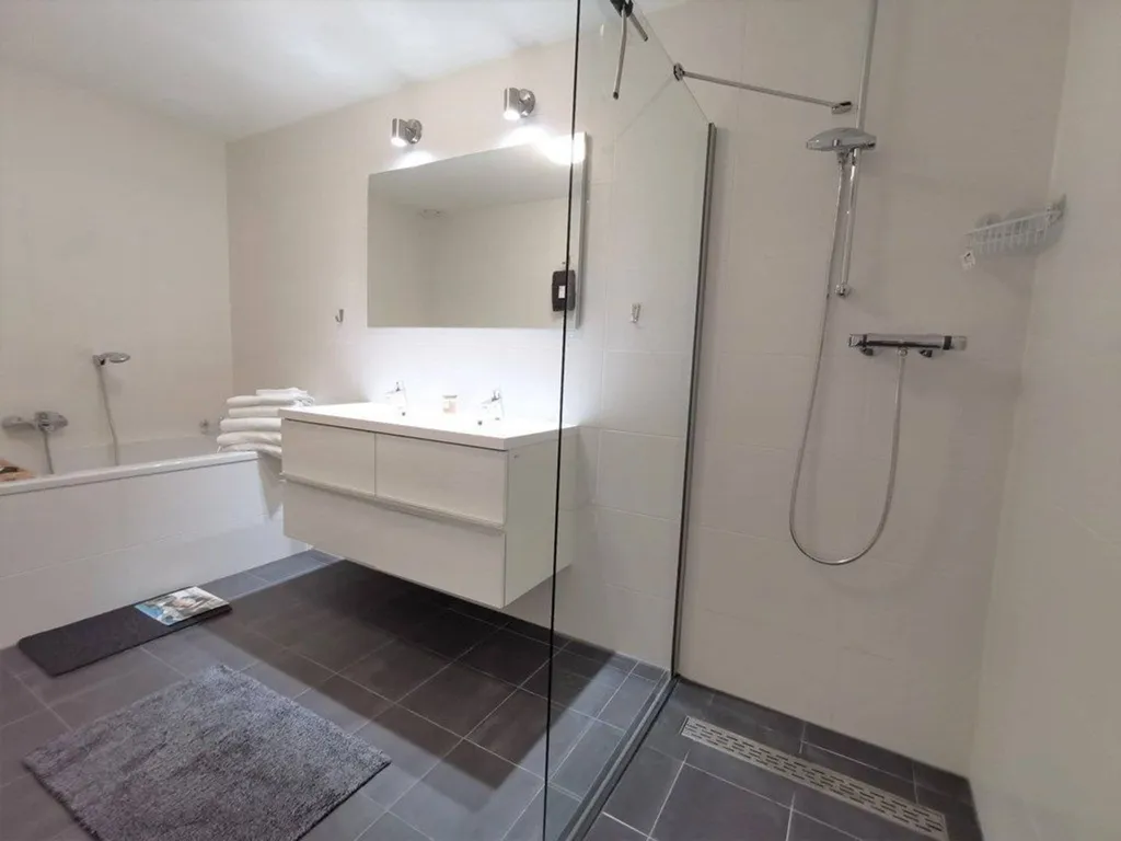 Salles de bain - 2-Bedroom Apartment with Balcony in Rotterdam Centre