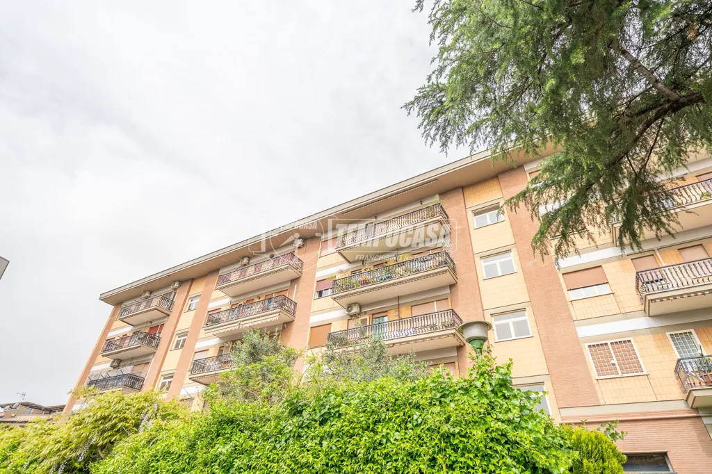 Välivaade - Ristrutturato Flat with Balcony in Centocelle