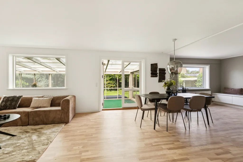 Söögituba - Fenced Villa with Garden in Brøndby