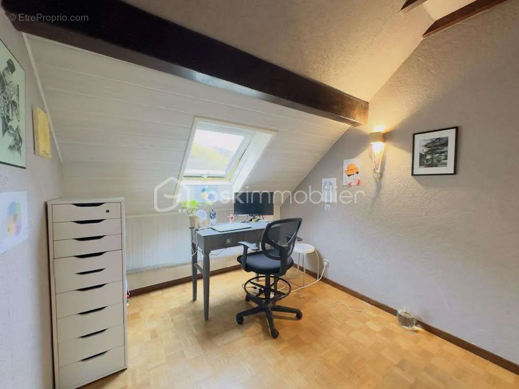 Kabinet - Detached House with Garden in Bromines
