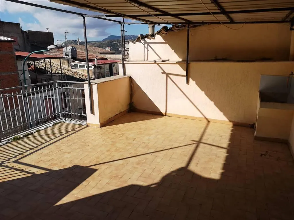 Terrass - Three-Level House with Terrace in Chiusa Sclafani