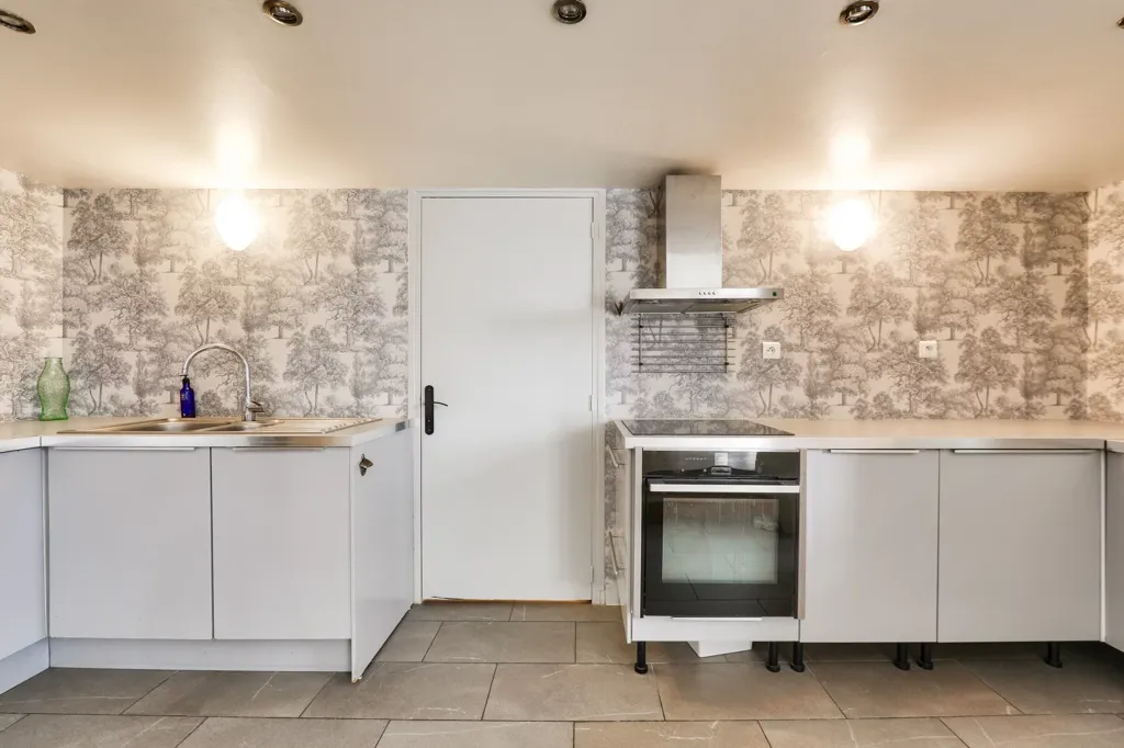 Kitchen - Contemporary Loft in Saint-Louis, Versailles