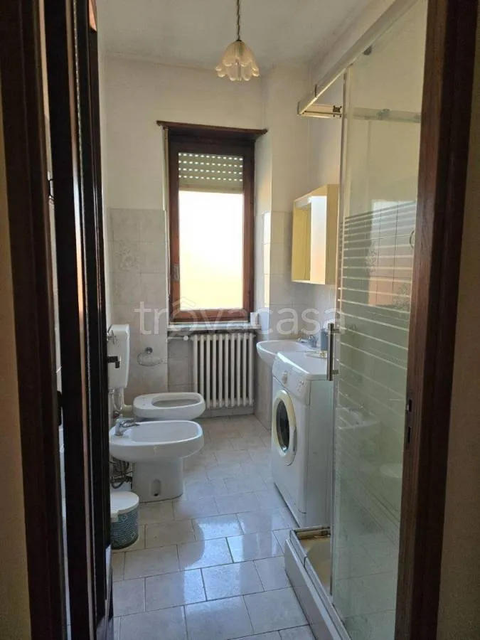 Bagni - Apartment with Private Garage in Volpiano