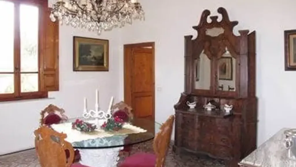 Sala da pranzo - Panoramic Studio with Balcony in Fucecchio