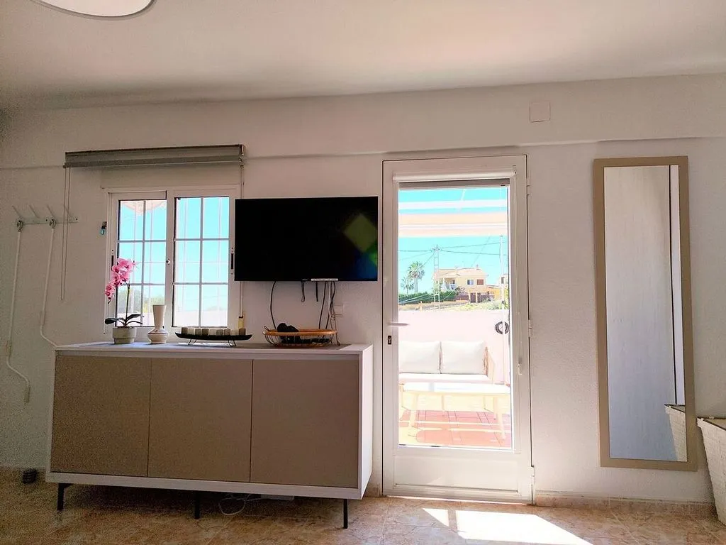 Elutuba - Three-Bedroom House with Pool in Jacarilla