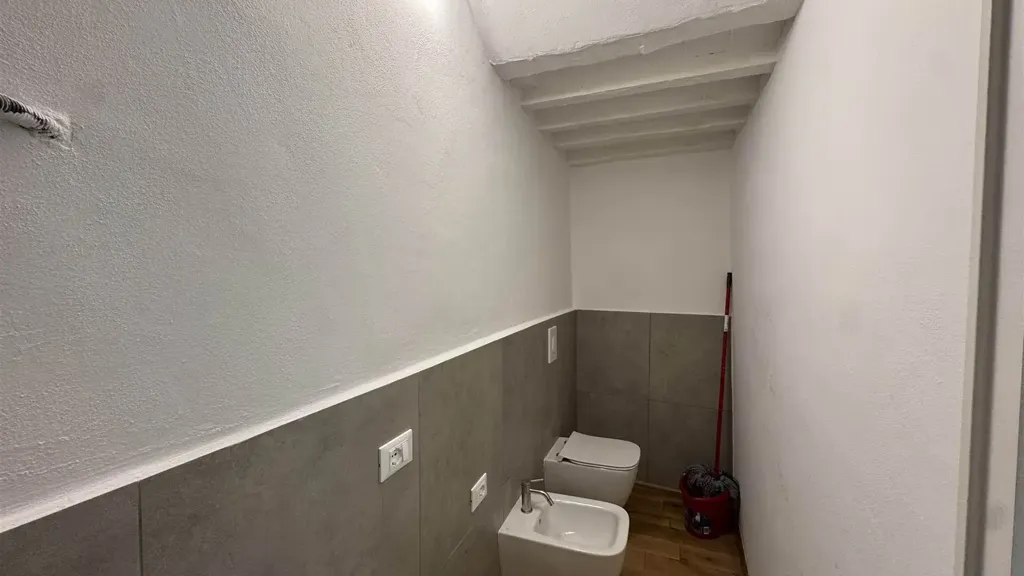 Salles de bain - Ground Floor Apartment with Garden in Florence