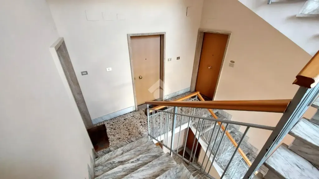 Pièces - Apartment with Balconies near Piazza del Popolo, Latina
