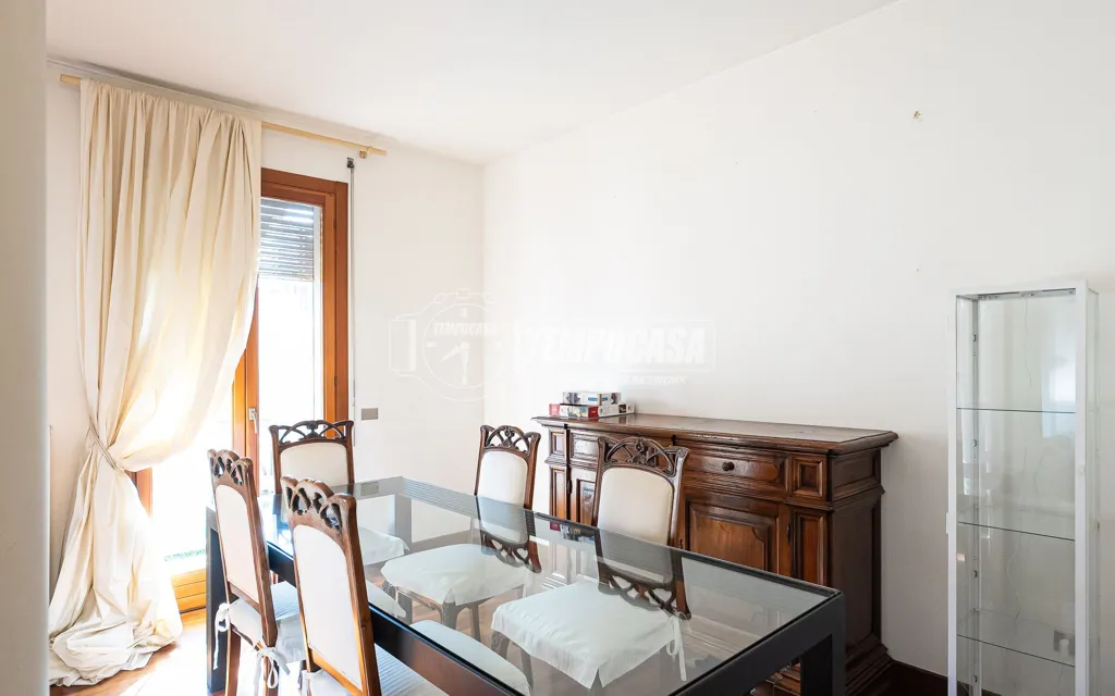 Salle à manger - Mansard Apartment with Balcony in Mariano Comense