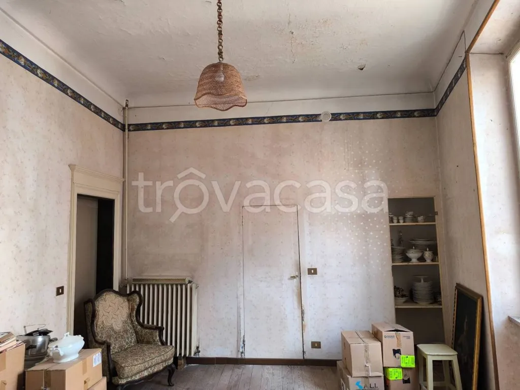 Séjour - Historic Apartment with Piazza View in Mondovì