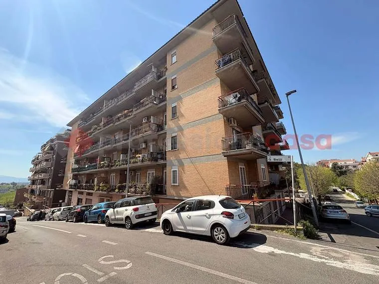 Extérieur - Quadruplex Apartment for Renovation in Guidonia Montecelio