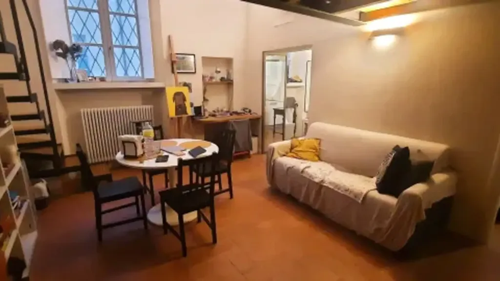 Elutuba - Rented Duplex in Historic Building, Piacenza
