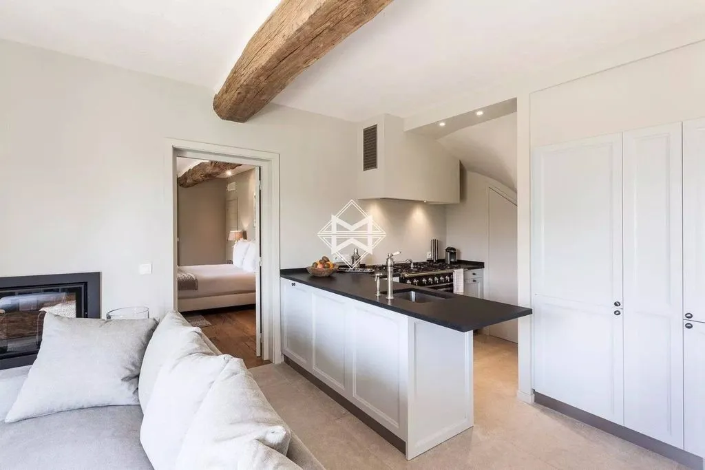 Cuisine - Bastide Moderne avec Piscine à Gassin