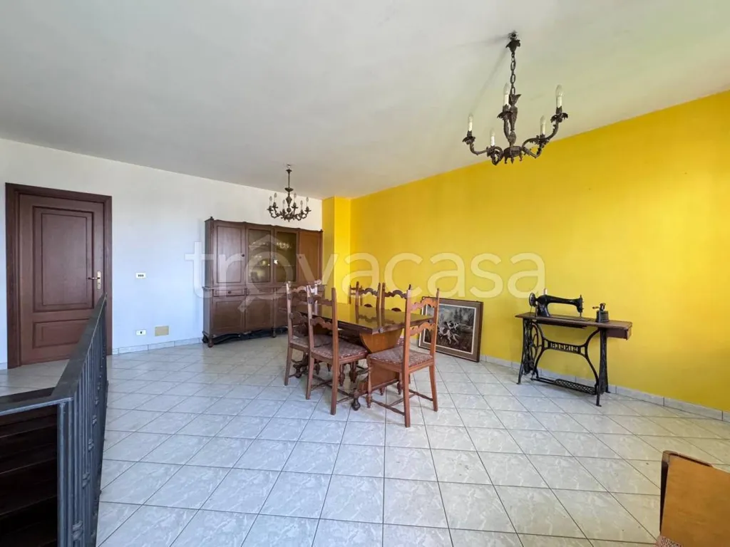 Sala da pranzo - Rustic Villa with Private Garden in Montà