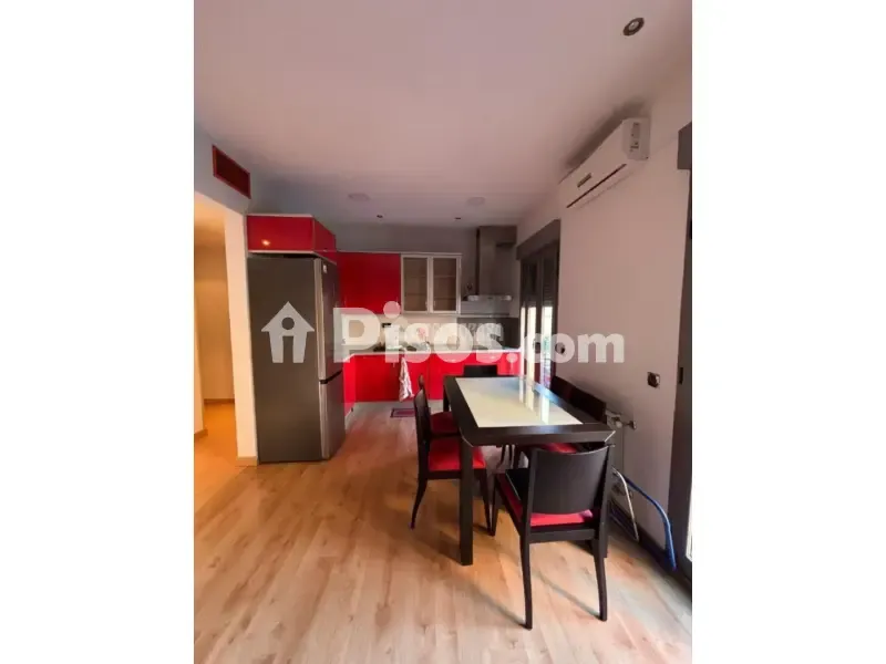 Salle à manger - Reformed Flat with Balcony Views in Salamanca
