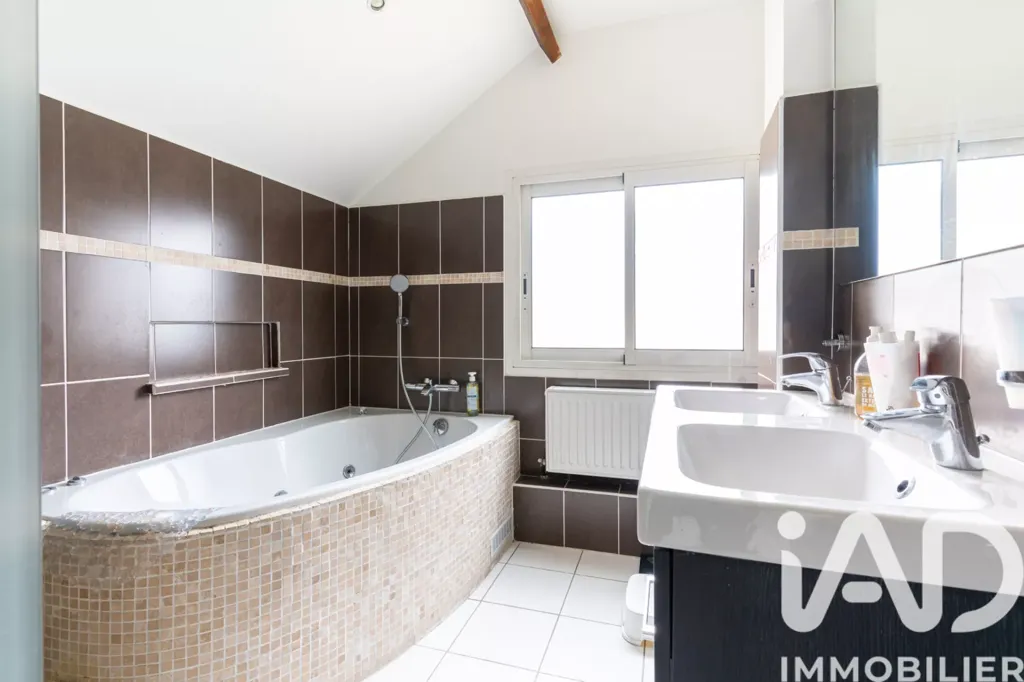 Vannitoad - Luxury Villa with Garden in Colombes