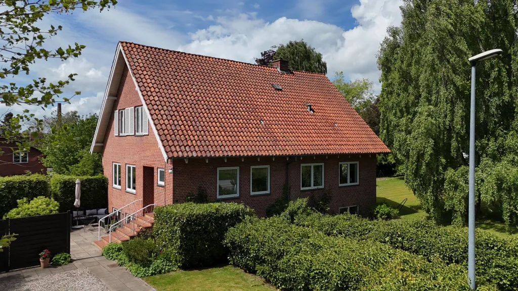 Extérieur - Red Brick Villa with Garden in Øsby