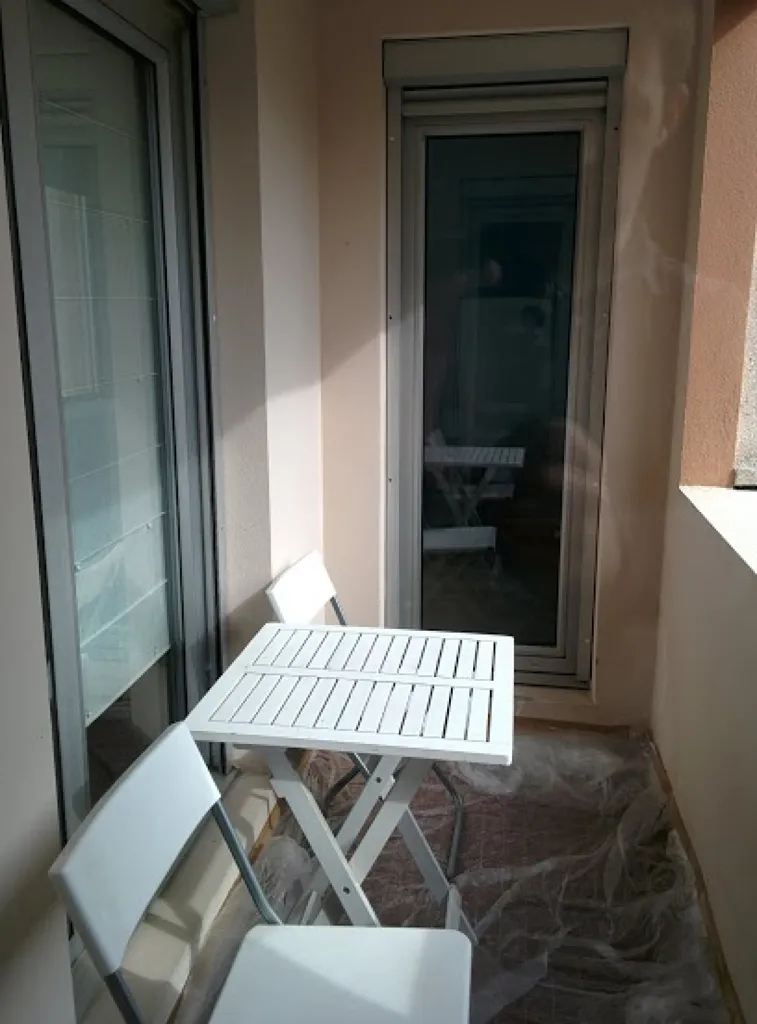 Balcon - Appartement 2 Pièces avec Loggia à Rueil-Malmaison