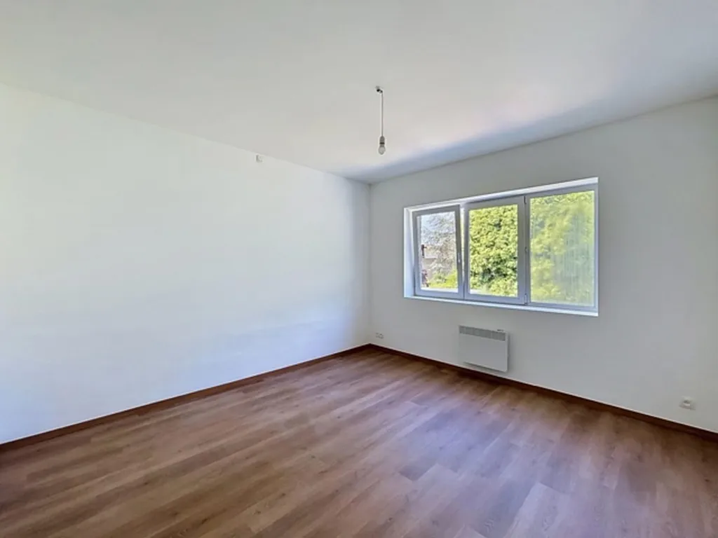 Pièces - Maison de Bel Étage avec Terrasse et Jardin à l'Ouest