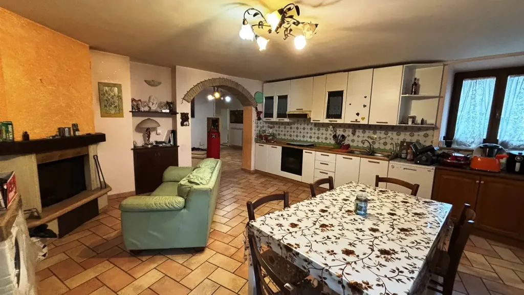 Salle à manger - Rustic Ground Floor Apartment with Private Garden in San Severino Marche