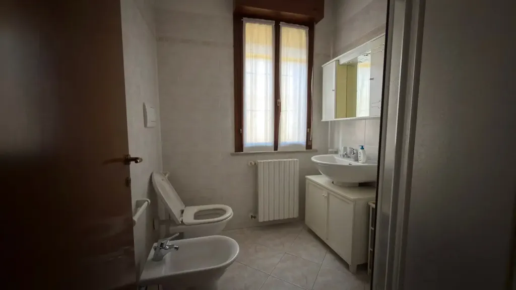 Salles de bain - Armed Studio with Loggia in Reggio Emilia