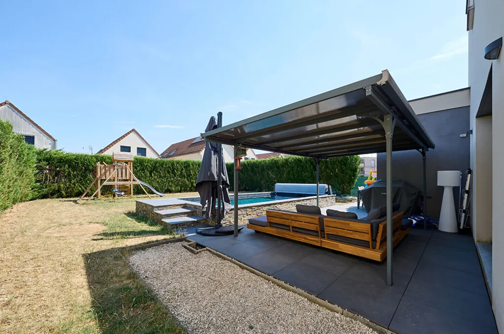 Piscina - Contemporary House with Pool near Dijon