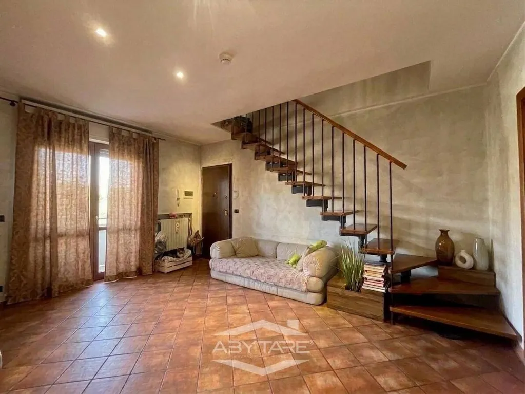Séjour - Two-Level Apartment with Terraces in Nichelino