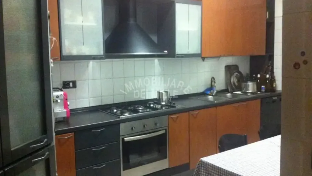 Kitchen - Single House with Workshop in Cadelbosco di Sopra