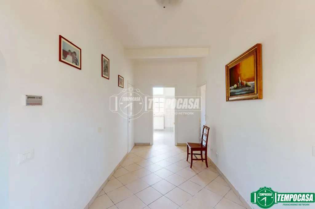 Esik - Detached Villa with Garden in Arcola