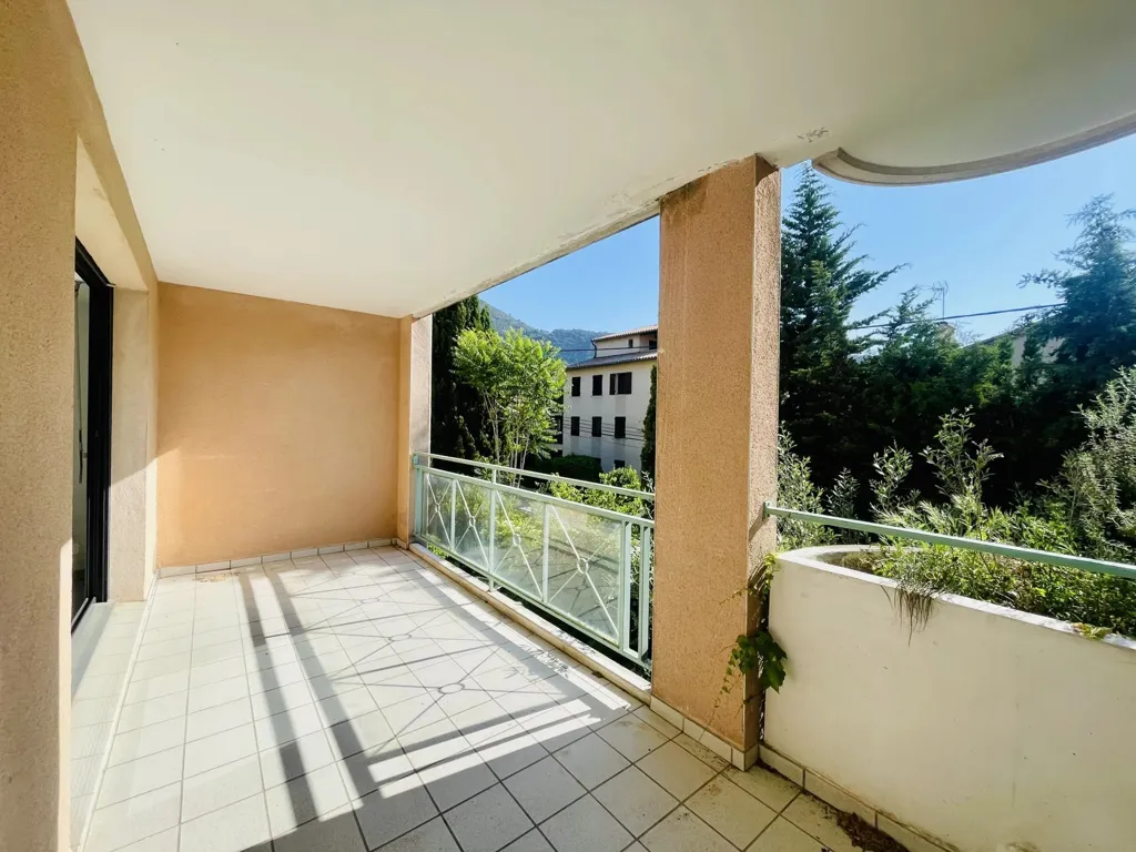 Balcon - Appartement avec Terrasse au Centre-ville de Nyons