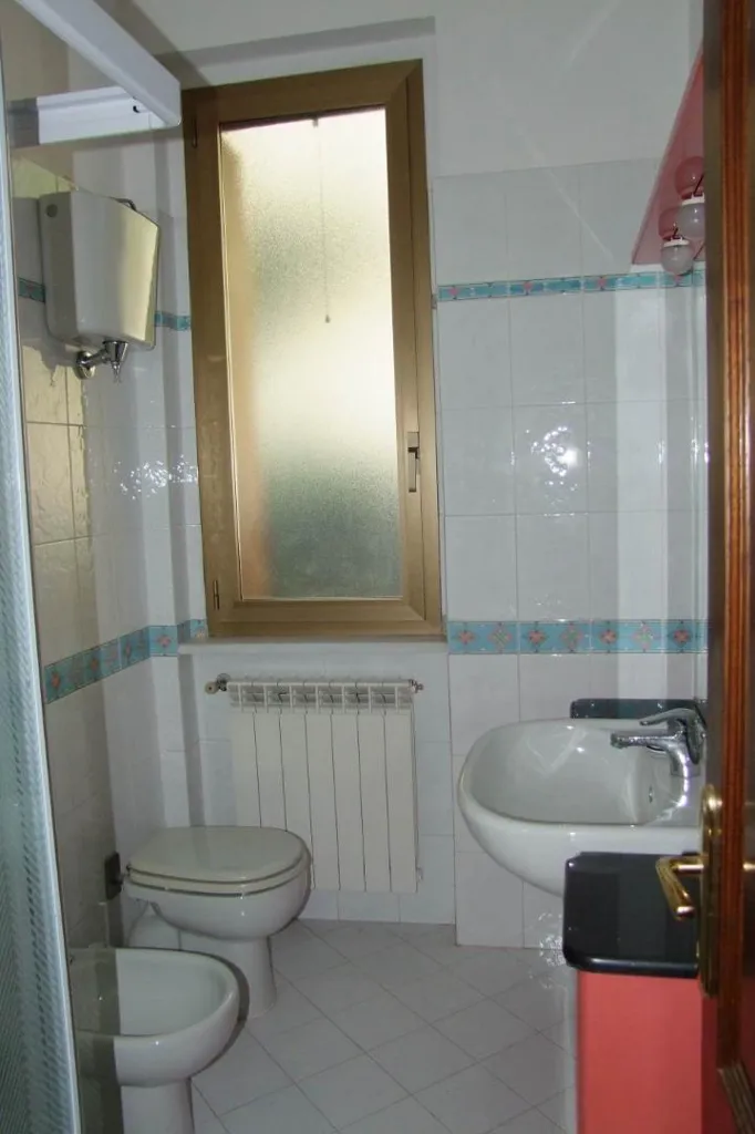 Bagni - Unique Round-Structured Villa in Pontassieve