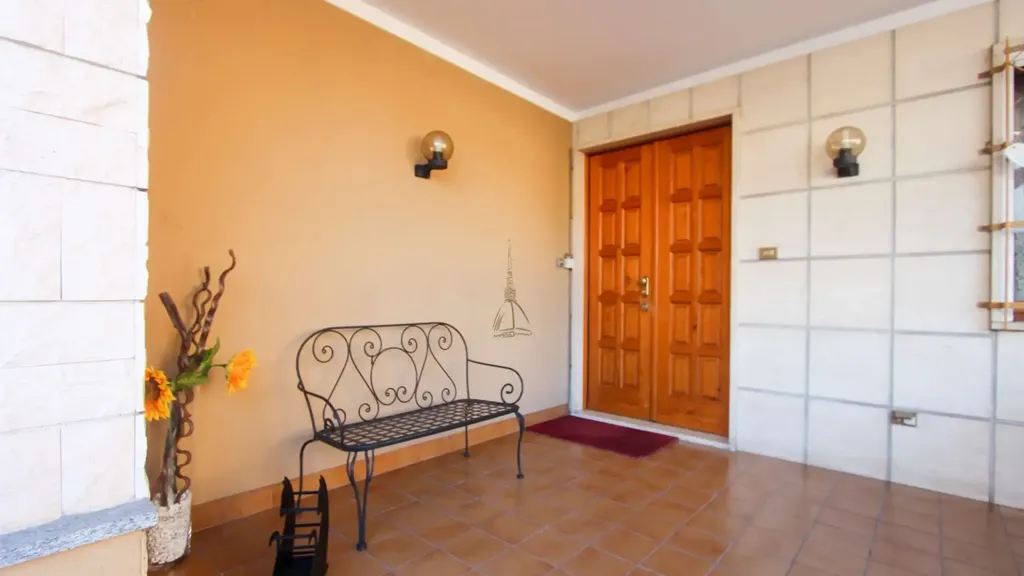 Hallway - Apartment with Private Garden in Moncalieri