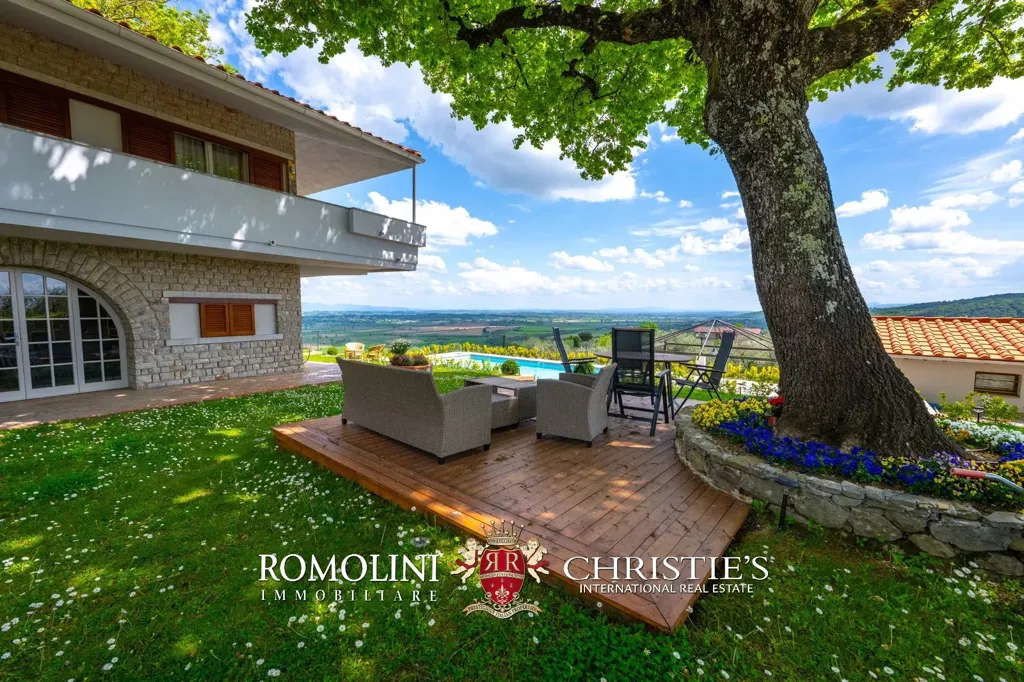 Terrace - Villa with Pool and Olive Grove in Sinalunga, Tuscany