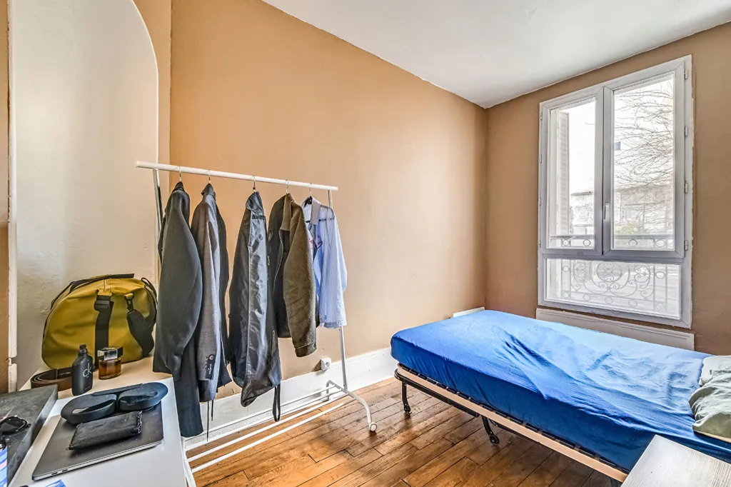 Chambres - Appartement Traversant avec Charme Ancien à Paris