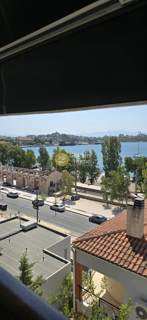 Balcon - Modern Penthouse with Sea View in Chalkida Centre