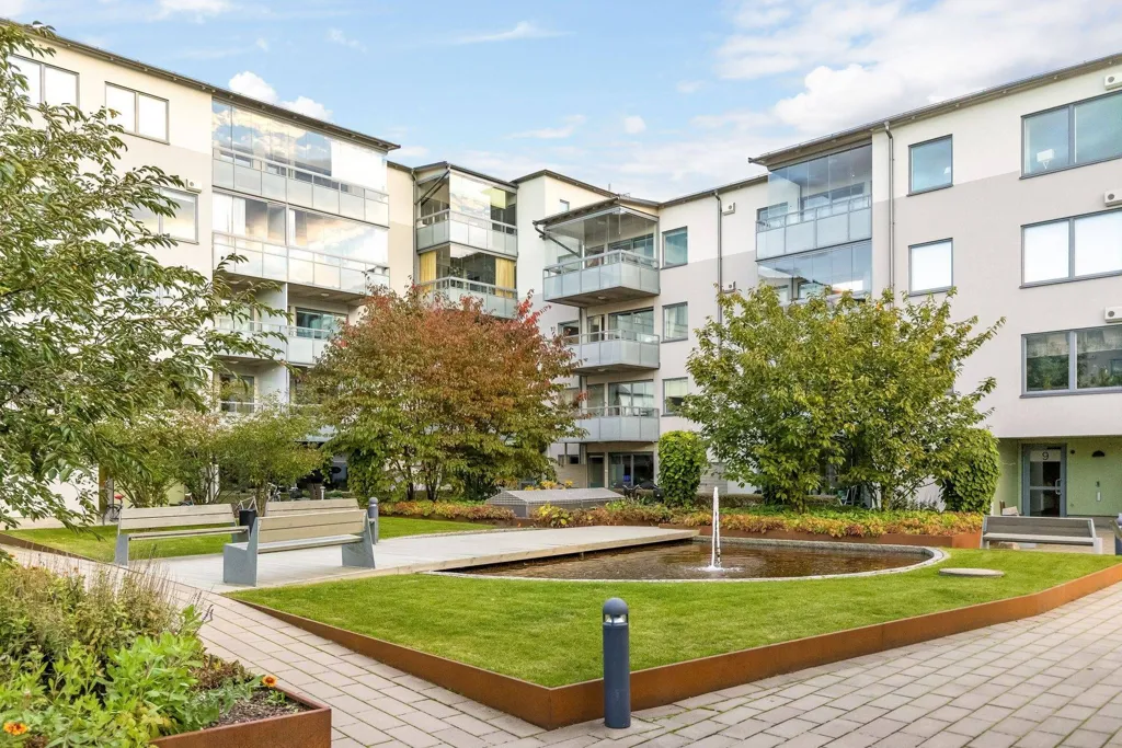 Garden - Stylish Apartment with Balcony in Södra Ekkällan