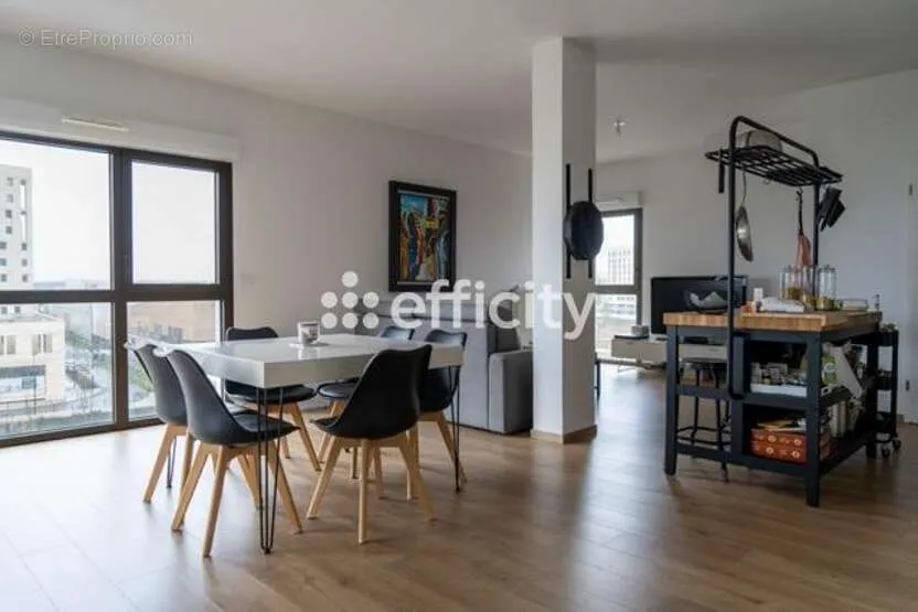 Sala da pranzo - Apartment with Terrace in Bordeaux Centre