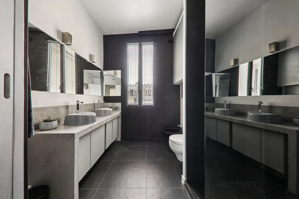 Vannitoad - Luxury Duplex with Balcony in Paris 5th