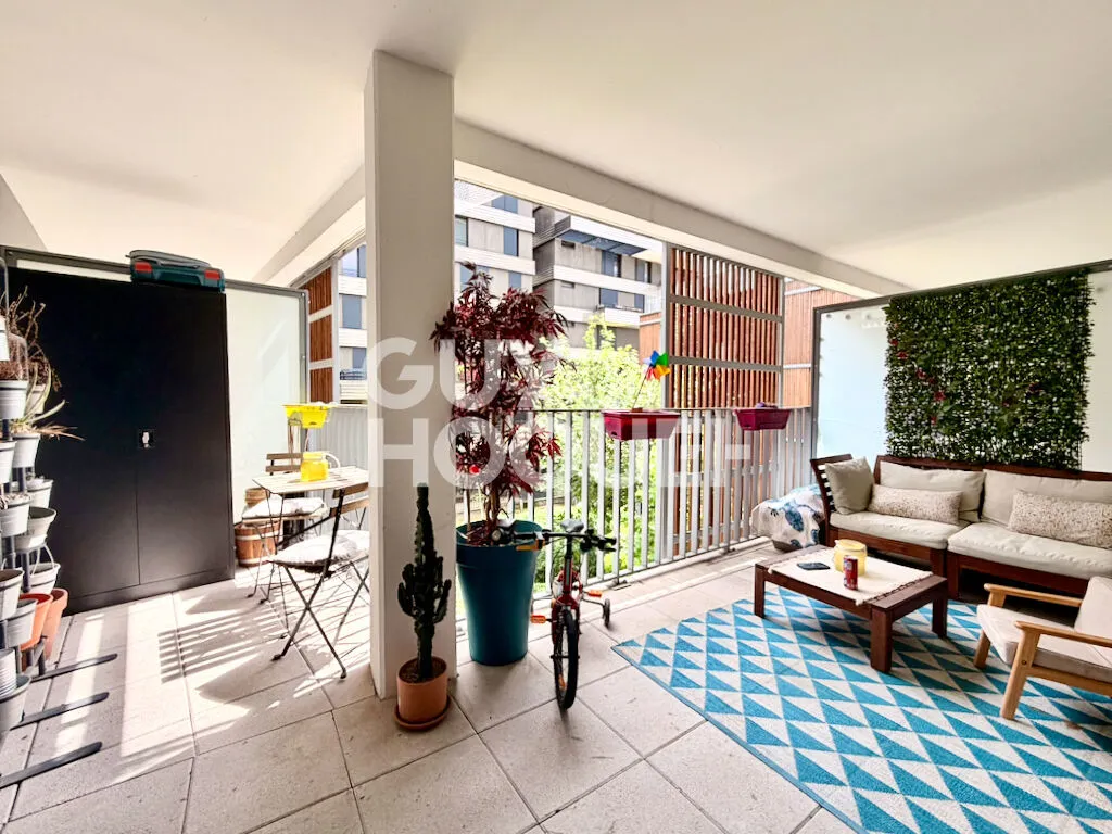 Terrass - Flat with Balcony in Colombes