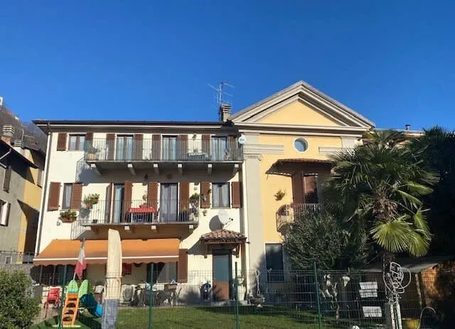 Esterno - Restored Apartment with Balcony in Porlezza